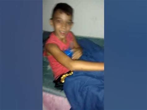 muleque batendo punheta .